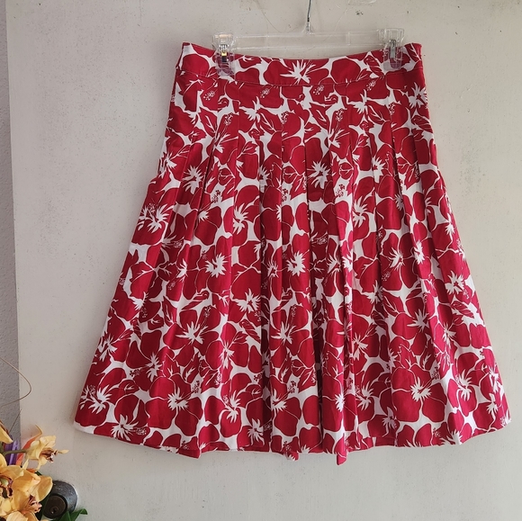 🆕️ Talbots NWT Red Floral Size 6 Skirt - Picture 10 of 11